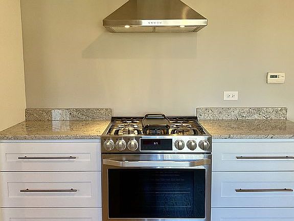 4th image of 510 S Dryden Pl