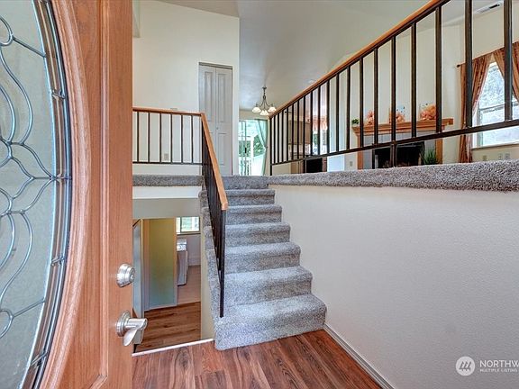3rd image of 2923 Cornell Court SE