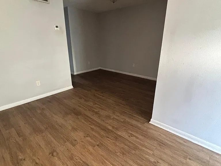 615 NE 10th St #205 — Photo 7