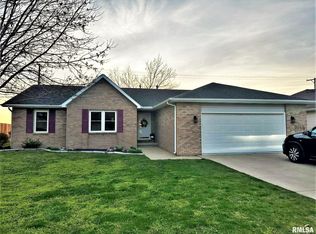 4525 Venetian Dr, Springfield, IL 62703