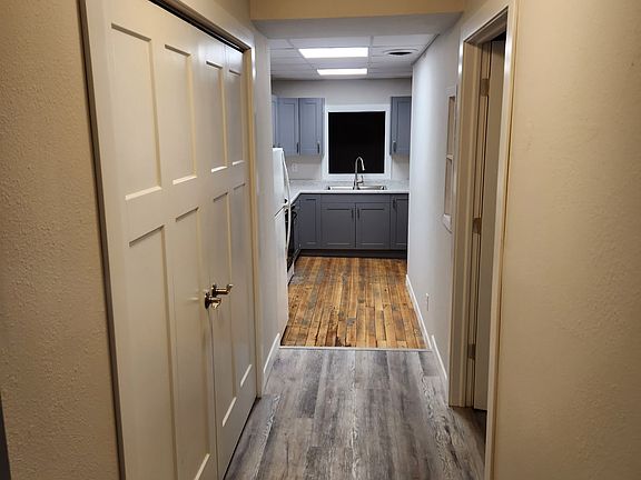 5th image of 109 Grand Ave E #111