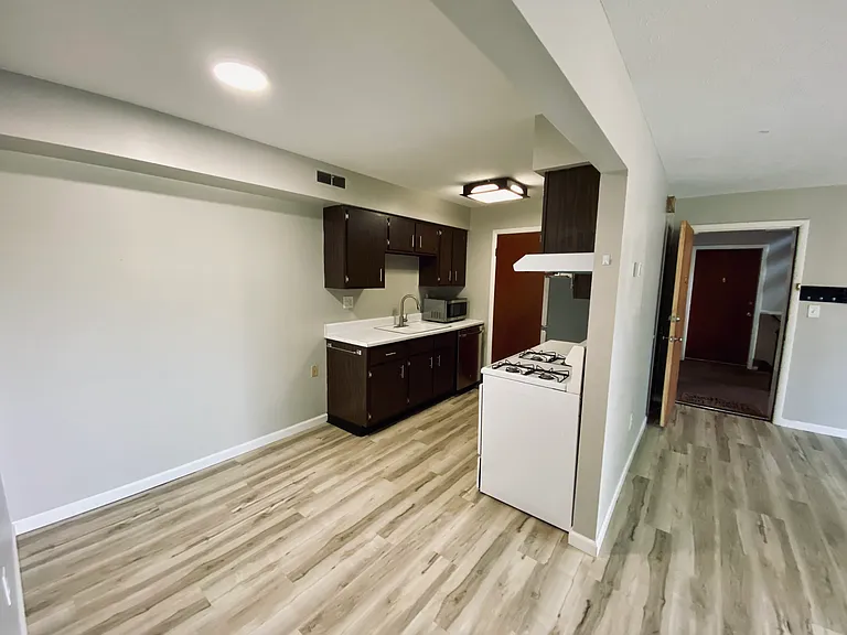 1311 Old Eagle Dr — Photo 5