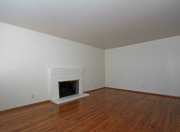4th image of 3349 Jericho Ln