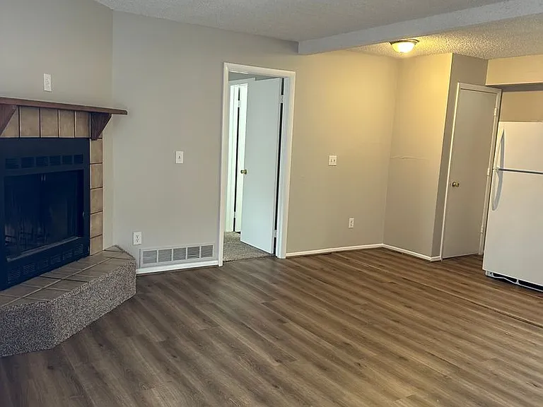 2609 E Dale St. — Photo 25