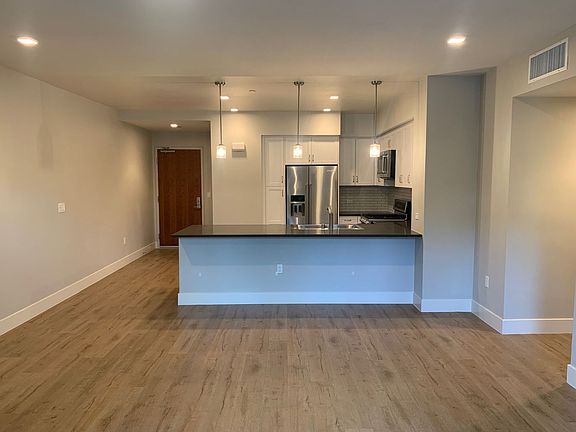 3rd image of 19 9th Ave Unit 414