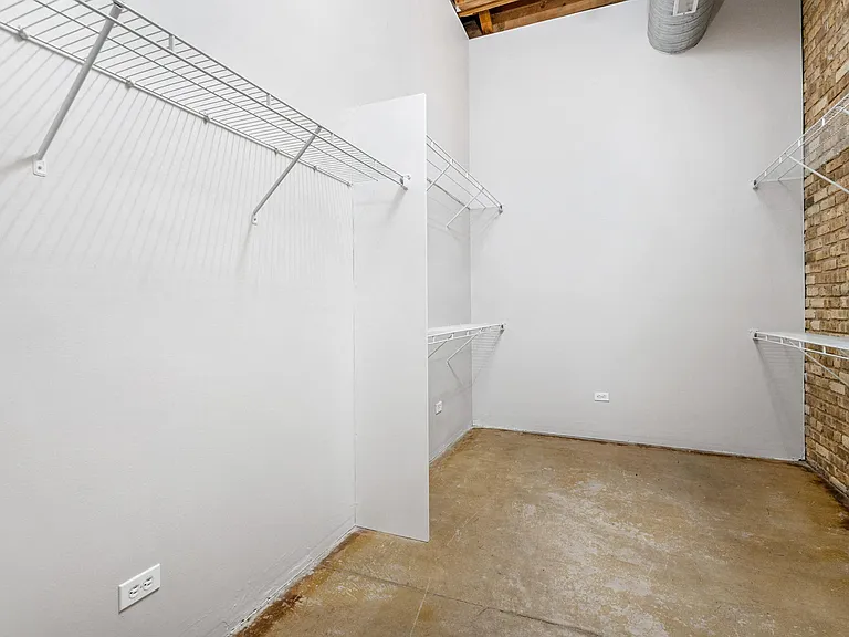 945 W Fulton Market Apartments — Photo 6