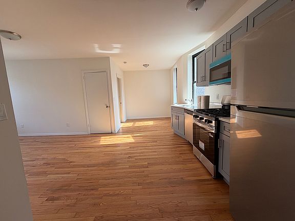 3rd image of 211 W 108th St APT 53