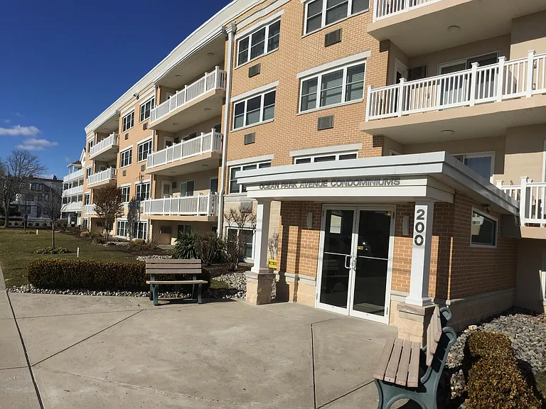 200 Ocean Park Ave #1K — Photo 1