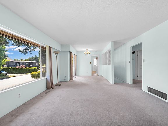 3rd image of 9091 Ash St