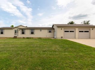 1016 Conn St, Parkersburg, IA 50665