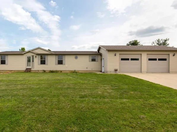 1016 Conn St, Parkersburg, IA 50665