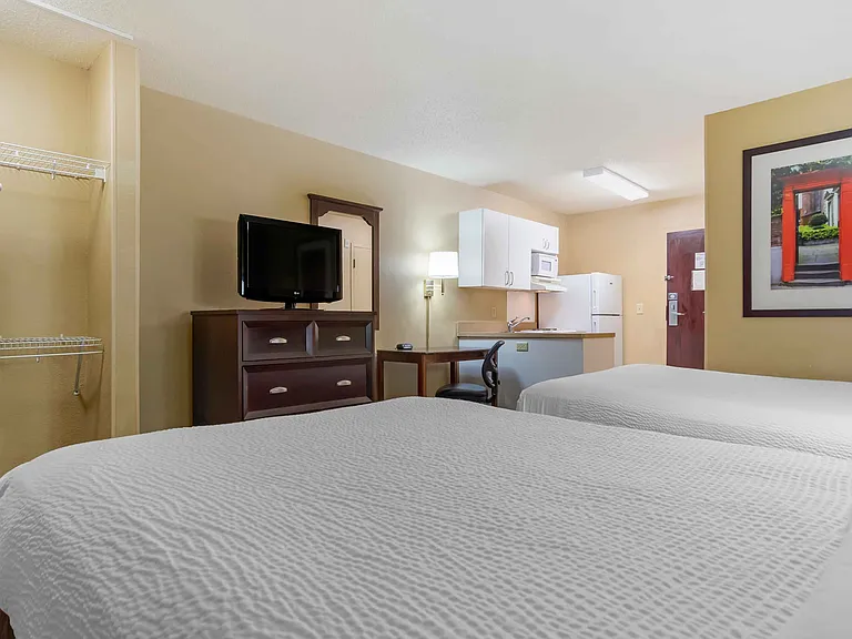 Studio Suite - 2 Full Beds