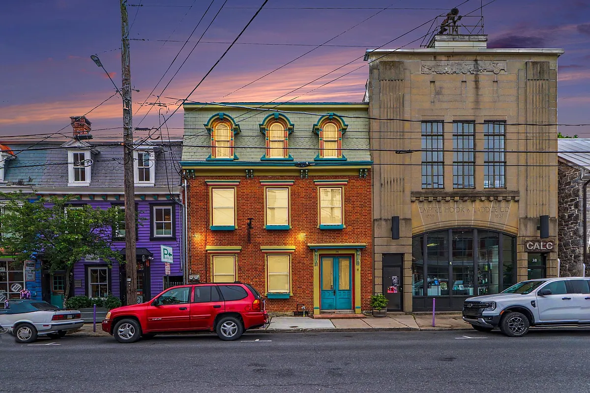 Building Photo - 36 W Pomfret St