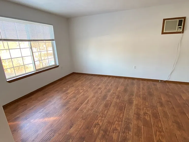 6101 North Regal Street — Photo 3