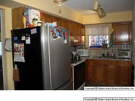 3rd image of 19 Franklin Ln #E