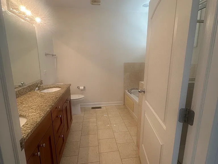 4043 S Drexel Blvd #104 — Photo 17