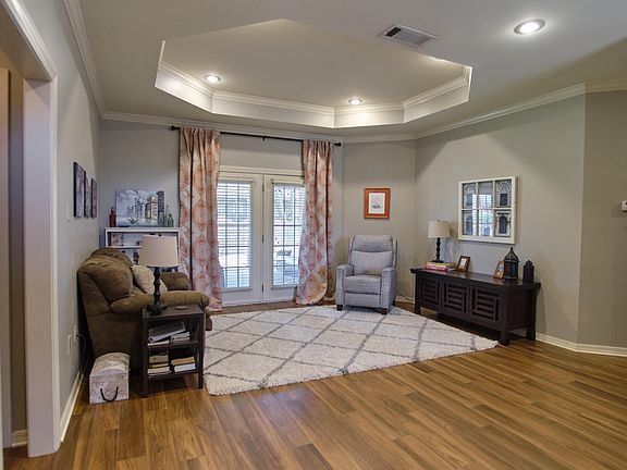 5th image of 807 Muscadine Ln