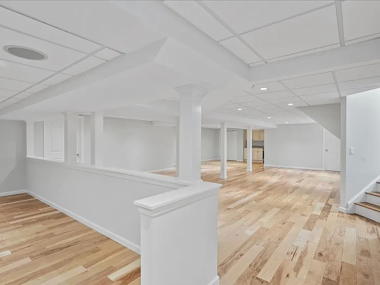 745 Iris Ct — Photo 25