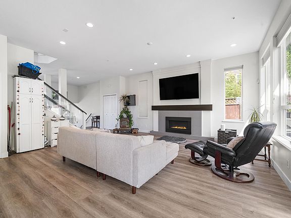 4th image of 10433 248th St