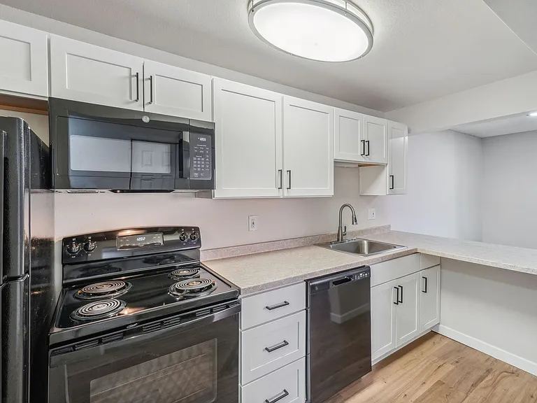 Westport Apartments — Photo 69