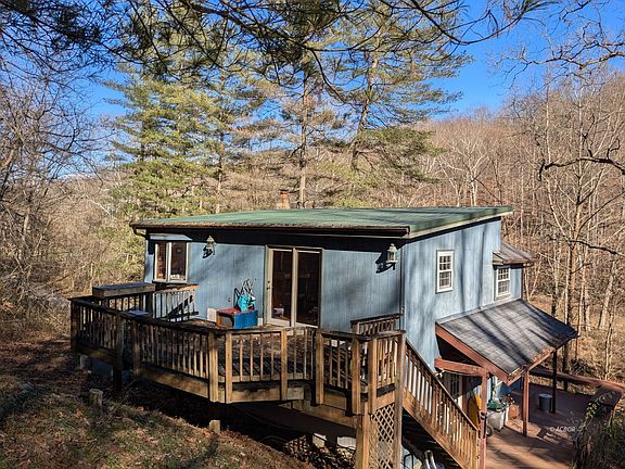 3rd image of 15717 Willow Creek Rd