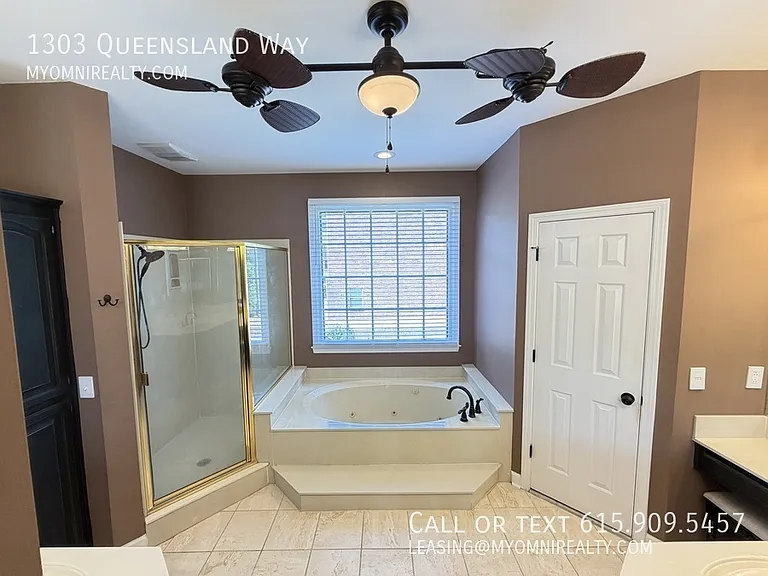1303 Queensland Way — Photo 34