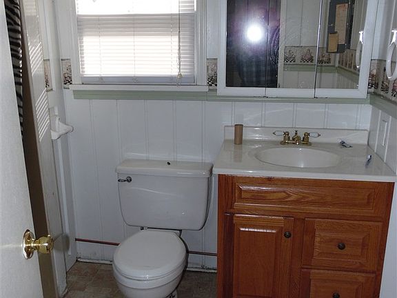 5th image of 1144 Hollywood Dr