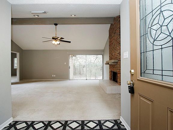 3rd image of 5 W Lance Leaf Rd