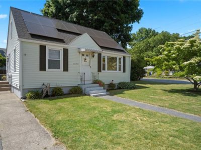 17 Harley St, West Warwick, RI, 02893
