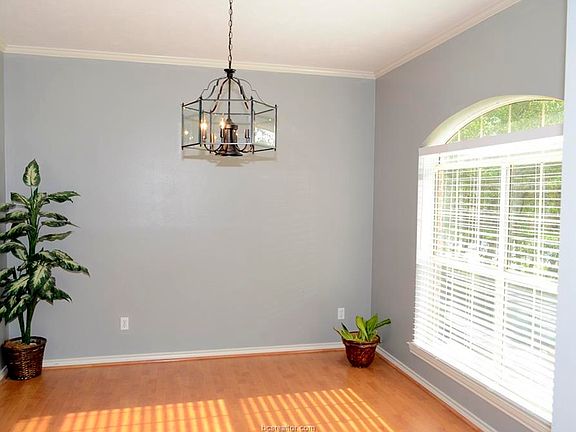 5th image of 9216 Timber Knoll Dr