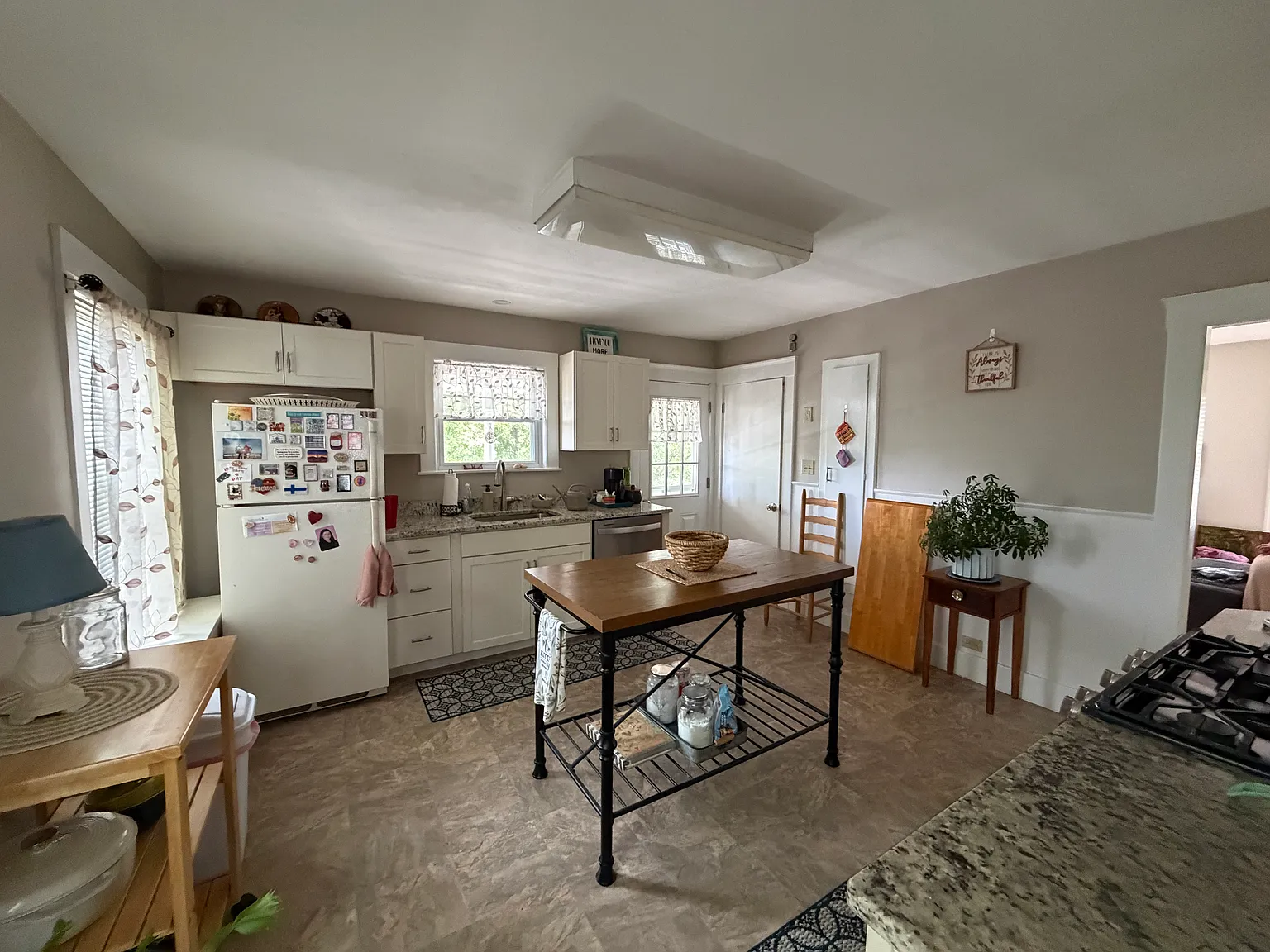 2 bed, 9999 sqft, $2,400 — Photo 4