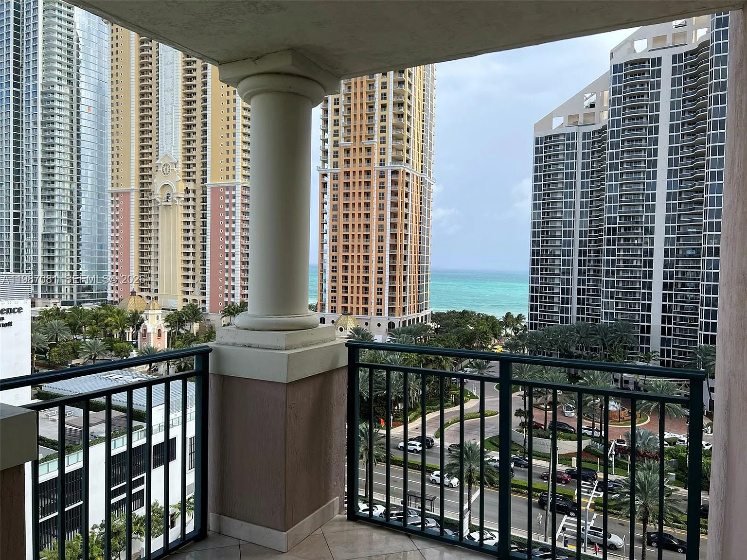 King David Of Sunny Isles — Photo 2
