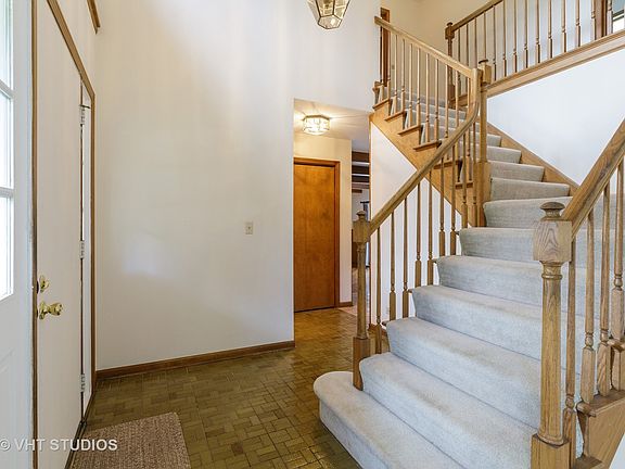 3rd image of 1038 E Vargo Ln