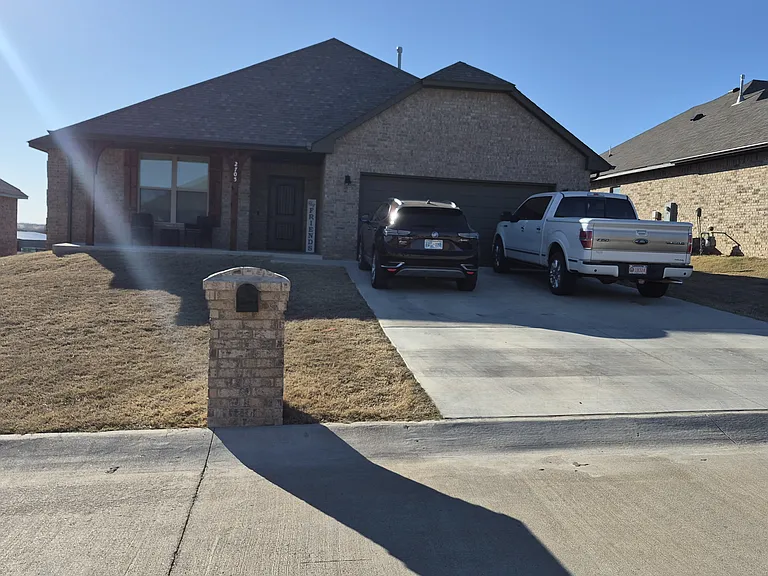 2705 Cedar Ridge Rd — Photo 1