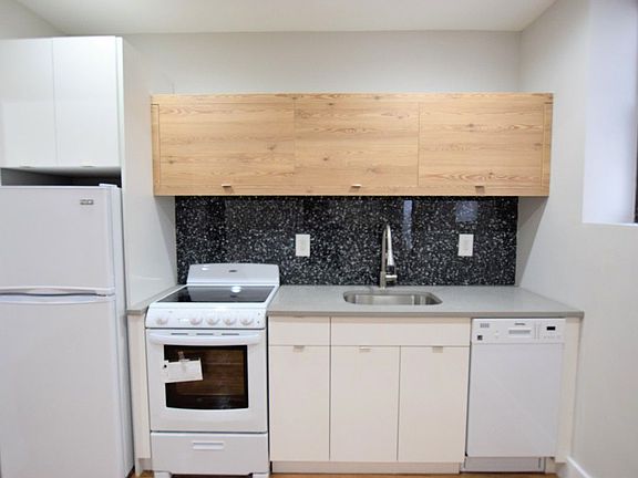 2nd image of 2511 Newkirk Ave APT D3