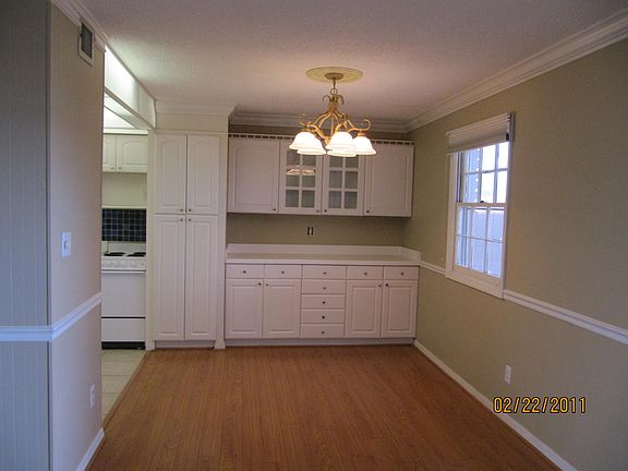 4th image of 630 Georgetown Dr APT B