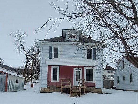 3rd image of 104 W South St