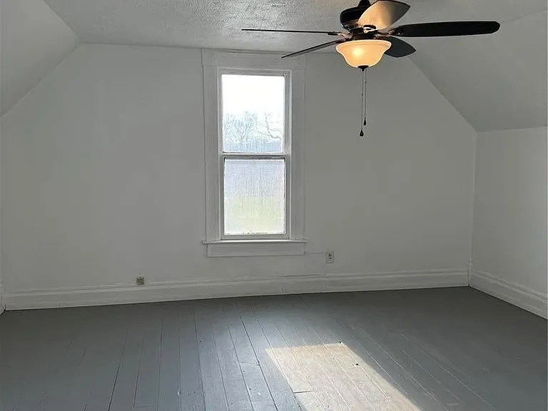 422 N Madison Ave — Photo 14