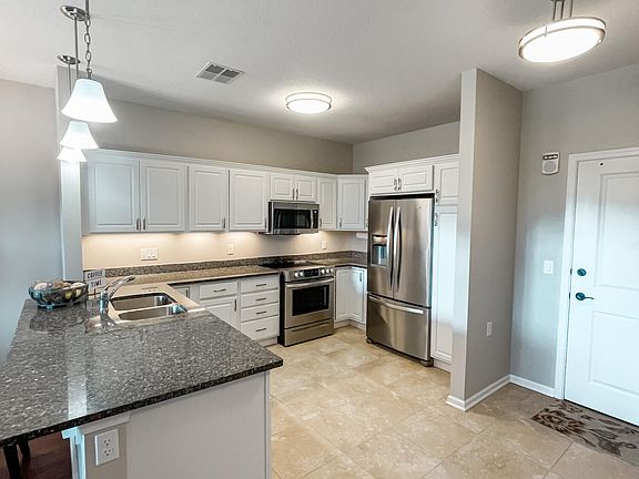 3rd image of 2205 Green Hills Dr #1201