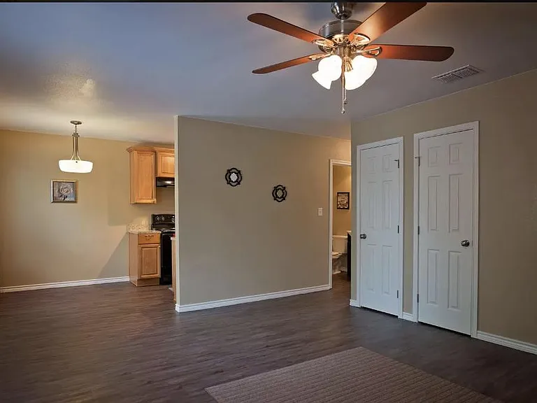 508 E Convent St #A — Photo 10