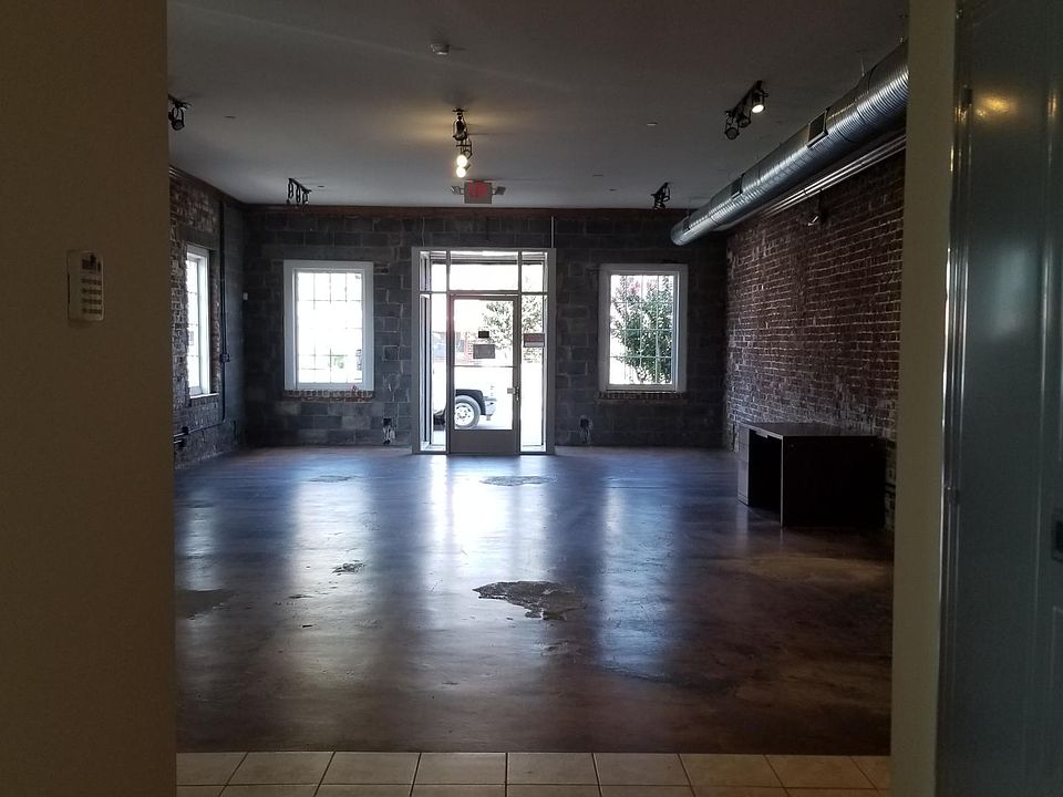 2nd image of 1001 N 25th St