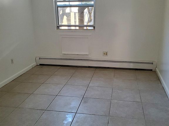 5th image of 217 Beach 97th St #1