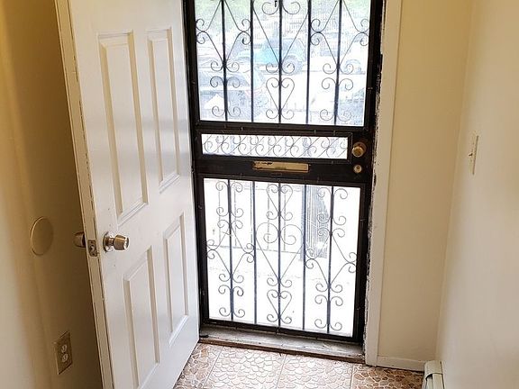 5th image of 178 Throop Ave #B