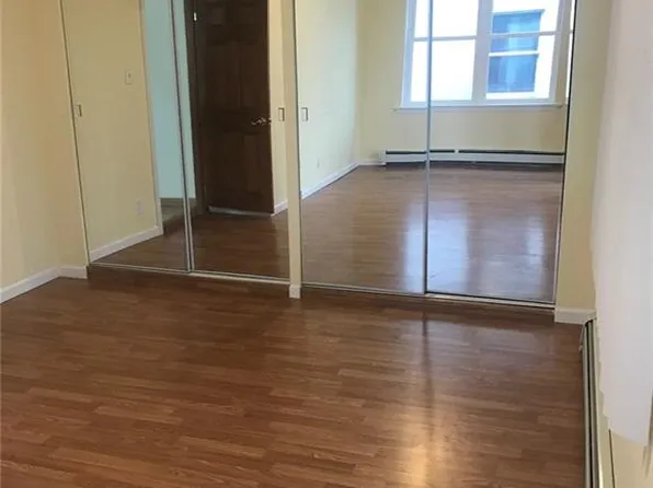 3743 Neptune Avenue image 15 of 20