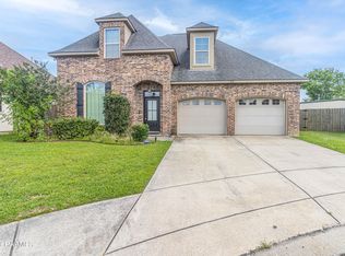 212 Shady Ridge Ln, Lafayette, LA 70508