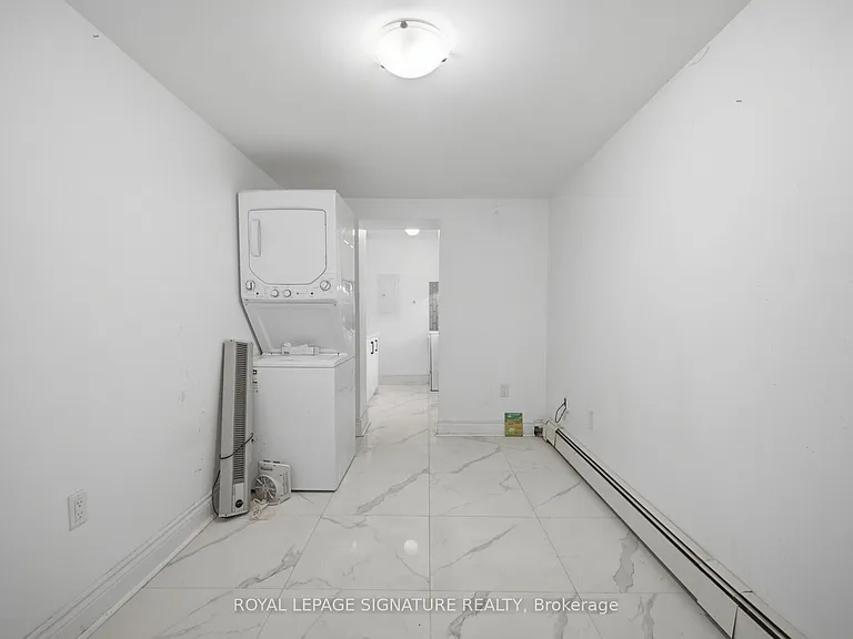 3331 Dundas St W — Photo 7