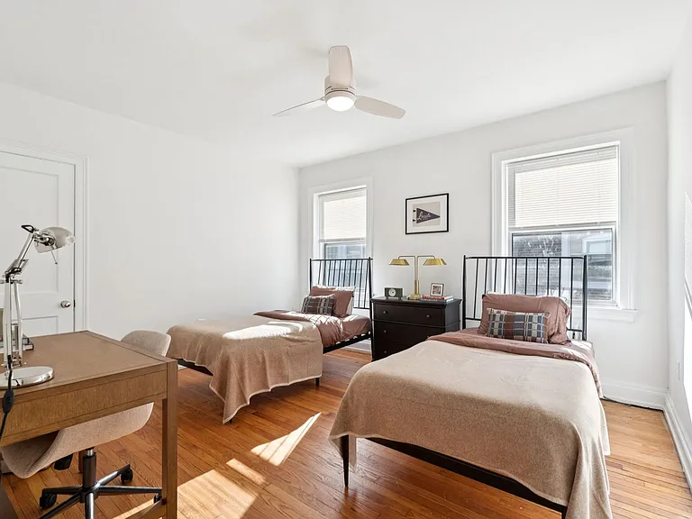 10 Montgomery — Photo 13