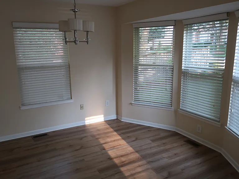 Dining room with bay windows