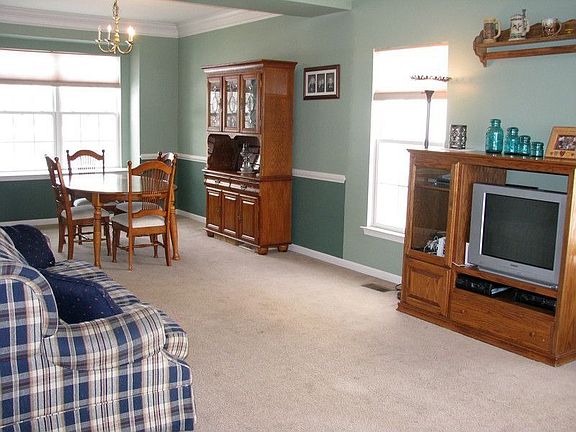 5th image of 326 Hamilton Dr