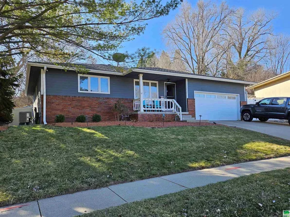 3618 Alpine Ave, Sioux City, IA 51106